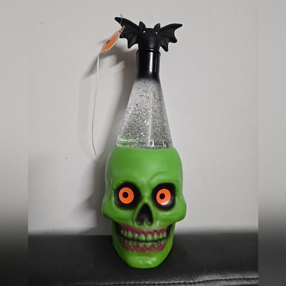 Target Halloween 2024 Hyde & Eek! Halloween Skull Lava Lamp Light, New - Picture 2 of 10